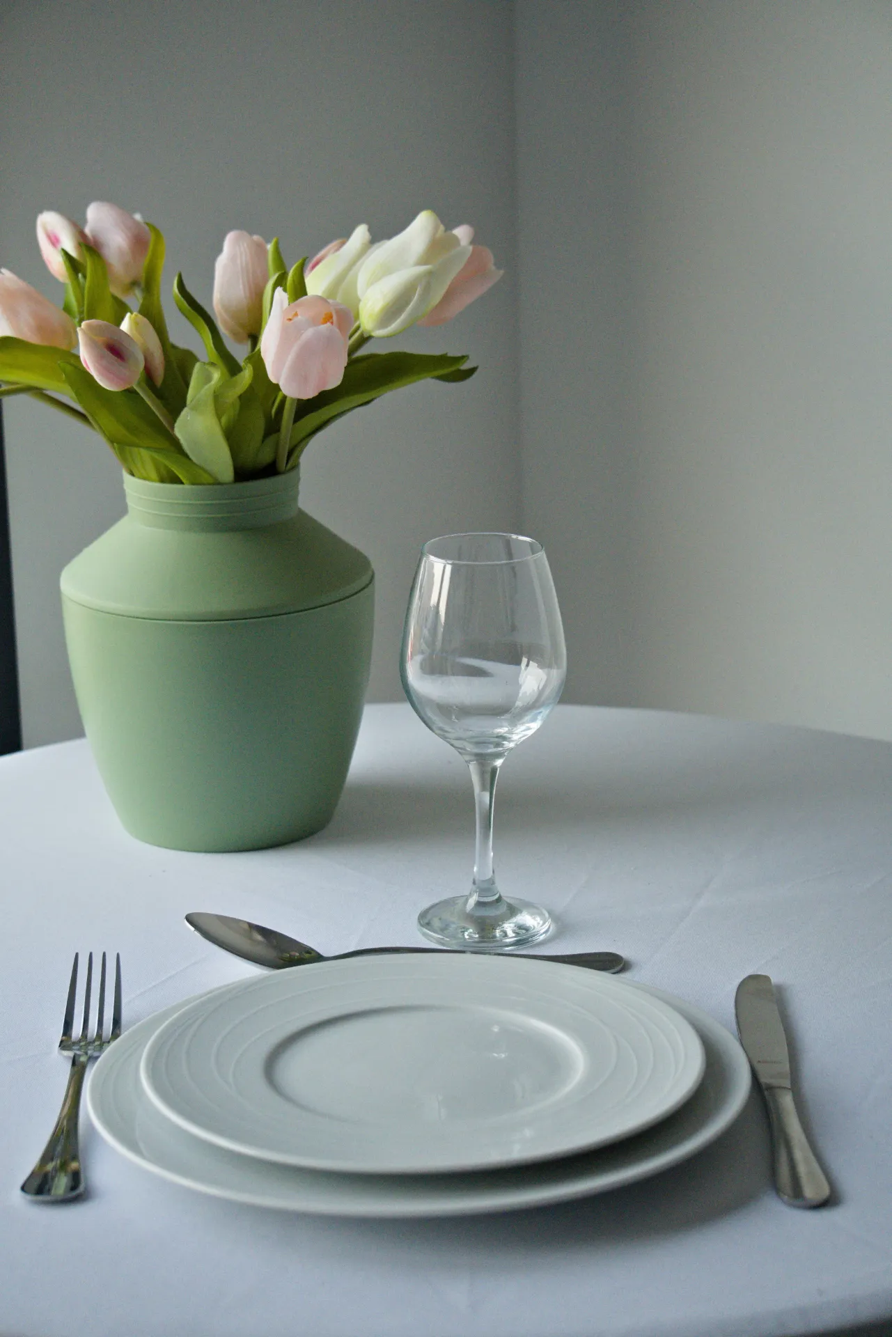 [302] Pack Porcelaine Ondes N°2   2 Assiettes-1VerreTraiteur-3 Couverts Baguette